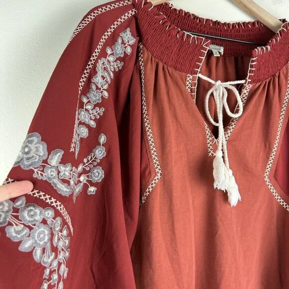 Gimmicks BKE Rust Floral Embroidered Long Sleeve Top - Picture 2 of 5